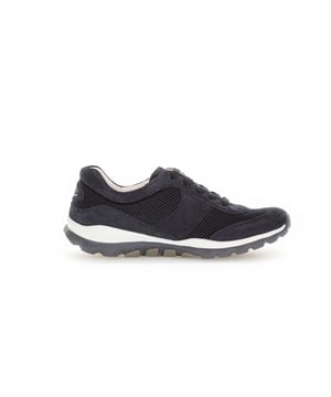 
Rollingsoft is een schoenenmerk, een technologie en een bewegingsfilosofie. Rollingsoft Shoes combineren de voordelen van een rolloverschoen met een bijzonder flexibel zooldesign. Dit combineert bewegingsvrijheid en zijdelingse stabiliteit - voor een onvergelijkbaar gevoel tijdens het lopen. De zool heeft meerdere lagen en is door de bijzondere vormgeving en combinatie van materialen extreem licht. Onder de voetboog wordt een stabilisator ingebracht, die de omrolbeweging optimaal geleidt en ondersteunt. Laterale inkepingen zorgen voor maximale flexibiliteit.