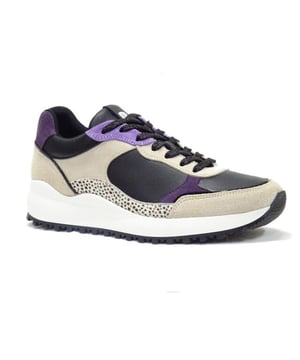 
De 66.1727.01 Billa Leather ago van Maruti is een echte blikvanger. De 66.1727.01 Billa Leather ago is uitgevoerd in de kleur Ago Bl-Bei-Purp-Pix-Off white. Bekijk ook onze overige collectie van Maruti op onze webshop!