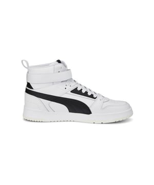 
PUMA RBD Game Sneakers geïnspireerd op klassieke basketbalschoenen. Het leren bovenwerk is voorzien van een klittenbandsluiting. De SoftFoam+ inlegzool biedt superieure demping en comfort.

SoftFoam+ inlegzool 
Leren bovenwerk
Hoog model
Rubberen tussenzool
Rubberen buitenzool
Gemaakt met minimaal 20% gerecyclede materialen
Dames- en herenmodel
Model: 385839-01