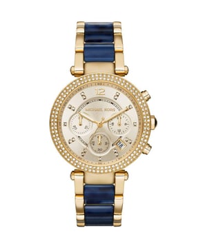 The Michael Kors MK6238 Bradshaw showcases a gold-tone stainless steel bracelet and a multifunction chronograph dial. Roman numeral indices enhance its classic style, while quartz movement provides precision. Bold yet refined, it’s water resistant and built for everyday wear. A strong choice for those who love timeless fashion.