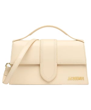 Material: 100 % Leder

Magnetverschluss mit Klappe
Goldfarbener Logo-Schriftzug
23,5 x 13 cm
Hergestellt in Italien
Geschlecht: DAMEN
Produktcode: IVORY LISCIA
Barcode: 9990003409206
Code: BAG JQ 2 SD SS25 14026
Maße: Länge: 235 mm, Höhe: 130 mm, Riemenlänge: 0 mm, Griffhöhe: 0 mm