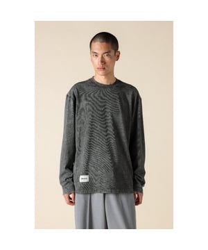 Heren Mizuno Sportstyle FloraTech T-shirt in grijs.- Ronde hals.- Lange mouwen.- Opvallende geborduurde graphic op de rug.- Mizuno logo op de linkerachterschouder.- Geweven label branding op de voorkant voor een verfijnde touch.- Premium organische stof met een zacht versleten gevoel.- Oversized pasvorm.- Ref: D2EAC00208