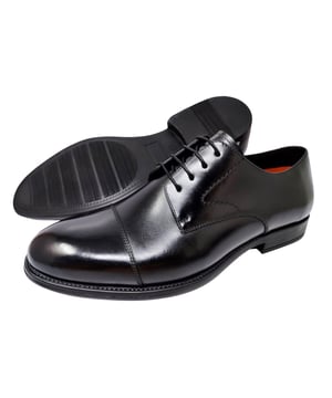 With refined detailing and a polished finish, Clyde is your go-to Oxford for elevated occasions. Designed in 100% leather and built on a cushioned sole, this shoe delivers sophistication with every step.