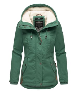 De Marikoo dames winterjas combineert warmte, comfort en stijl. Het bovenste binnenstuk en de capuchon zijn volledig gevoerd met zacht teddyfleece – perfect voor koude winterdagen. De hoogwaardige katoenen buitenkant, licht getailleerde pasvorm en langere achterkant bieden optimale bescherming. Twee ritszakken met fleecevoering, een binnenzak en een knoopsluiting met windbescherming maken het ontwerp compleet. Ideale lengte om heupen en onderrug warm te houden.
Materiaal: Buitenkant 100% katoen; Voering/vulling 100% polyester.