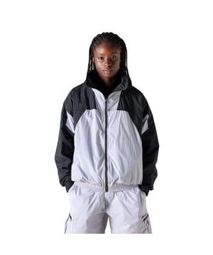 100 % Nylon. Design: Kontrast, Unifarben. Stofftechnologie: Leichtgewichtig, Wasserabweisend, Winddicht. Bündchen: Elastisch. Ärmeltyp: Langärmlig. Ausschnitt: Stehkragen. Verschluss: Voller Reißverschluss. Saum: Elastisch. M: 104 cm. L: 112 cm. XL: 119 cm.