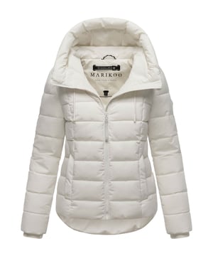 Die Marikoo Tayenaa Steppjacke vereint urbanes Design mit funktionaler Wärme – perfekt für den Winter. Das windabweisende Obermaterial, die urbane Steppoptik und der hochschließende Kragen schützen zuverlässig vor Kälte. Eine gefütterte Kapuze mit stylischem Kordelzug sorgt für Komfort, während warme Reißverschlusstaschen außen und zwei Innentaschen mit Reißverschluss Stauraum bieten. Strickbündchen an den Ärmeln halten die Wärme am Körper. Dezente Logo-Details runden den Look ab. Erhältlich in 11 Farben und Größen XS–XXL. Furfree.
Material: Oberstoff/Futter/Wattierung 100% Polyester.