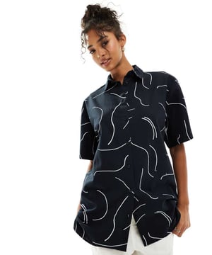 Tops by ASOS DESIGN *Saves to inspo folder* Abstract design Spread collar Button placket Oversized fitSold By: Asos