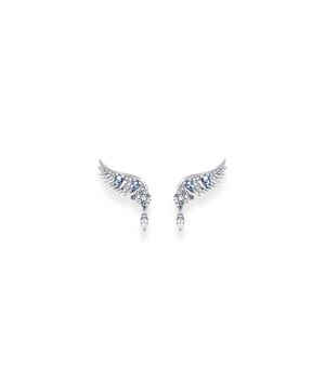 Thomas Sabo Phoenix Wing Ear Studs. Stud earrings made of slightly blackened 925 Sterling silver in the design of a stylised phoenix feather. Detailed ornamentation with 48 zirconia stones and gemstones in white and blue such as elevated dots. Special highlight: gently swinging zirconia stone. Impressively fluttering wings: The women’s ear studs made of slightly blackened 925 Sterling silver fascinate with the design of a stylised wing of the mythical phoenix bird. The wing feathers are accentuated with elevated dots, set with 48 zirconia stones and gemstones in white and aquamarine blue. Some of them are faceted within the elegant drop-shaped diamond cut. A special highlight: A large white zirconia stone, which swings along with every movement. These impressive jewellery pieces are the perfect accessory for extravagant looks and add an individual touch to simple outfits. Material: 100% Sterling Silver. Ref: H22476441.