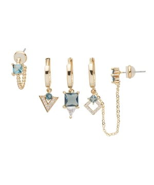 Set mit 5 gelbvergoldeten Ohrringen mit weißen und blauen Kristallen. Größe: 2,5 cm.