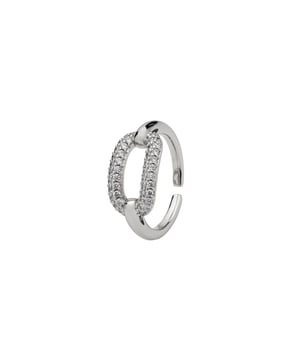 Rhodium-geplateerde metalen ring met witte kristallen. Semi-verstelbare maat.