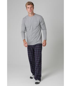 This loungewear set from Tokyo Laundry includes a long sleeve t-shirt and flannel check trousers. T-shirt features a crew neck, a chest pocket and Tokyo Laundry metal logo. Joggers feature elasticated waistband, two side pockets and a drawstring with Tokyo Laundry branding. Made from cotton fabric to ensure a comfortable night’s sleep.