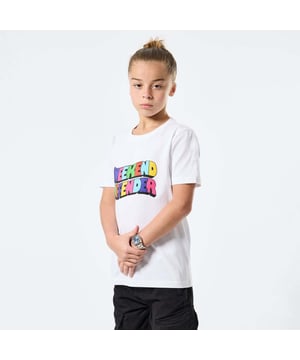 Jongens Weekend Offender Junior Hallelujah Graphic T-Shirt.- Gedurfde typografische print met een knipoog naar het Happy Mondays 'Pills N Thrills' artwork.- Grote borstprint.- Comfort rib hals.- Korte mouwen.- Regular fit. Materiaal: 100% katoen. Ref: KIDSPT1A03W.