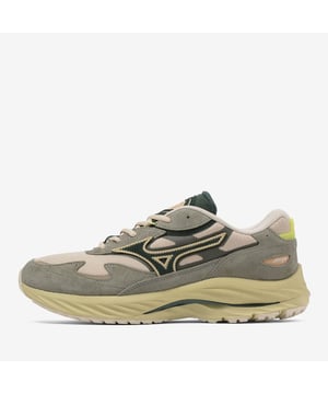 Mizuno Wave Rider Beta Trainers in witgroen.- Neutraal bovenwerk van suède en mesh.- Vetersluiting.- Tone-on-tone stijl.- Tussenzool van EVA-schuim.- Rubberen buitenzool.- Ref.: D1GA330919