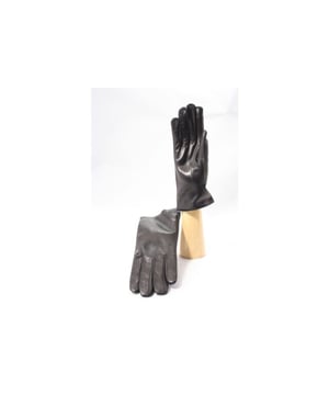  Deze topper uit de laatste collectie van Forino 1899 mag je niet missen   Gegarandeerde blikvanger maar op=op  Even geen geld? Betaal eenvoudig achteraf
Merk: Forino 1899, Model: Handschoenen, Materiaal: Leer, Kleur: Zwart