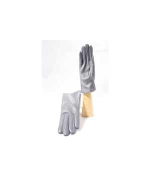 De meeste dromen zijn bedrog; maar met dit topitem uit de meest recente collectie van Forino 1899 worden ze werkelijkheid! 
Merk: Forino 1899, Model: Handschoenen, Materiaal: Leer, Kleur: Grijs
