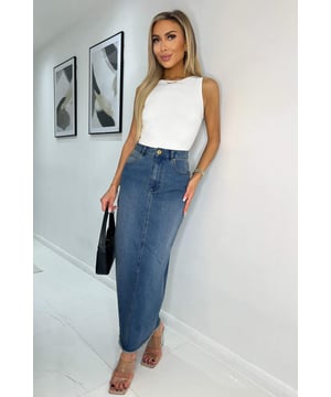 Step out in style in our Mid Blue Frayed Hem Denim Midi Skirt. Featuring stretchy denim, zip and button fastening, back split and a frayed hem. This super versatile skirt is perfect whether you are heading out for brunch with the girls or going shopping in the city, just pair with trainers or heels depending on the occasion. Model wears: UK 8/ EU 36/ US 4 Model's height: 165cm/ 5'5" Approx length from centre back to hem: 98cm Fabric composition: 77% Cotton, 19% Polyester, 3% Viscose, 1% Elastane Colour: MID BLUE