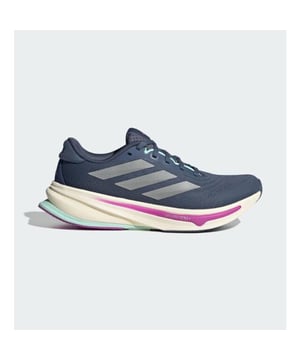 
Maak kennis met de adidas hardloopschoenen voor dames. Of je nu je hardlooprondje door de stad maakt of een langere afstand op het asfalt loopt, deze schoen van adidas biedt je alles wat je nodig hebt voor comfortabele kilometers.


 Deze hardloopschoen is speciaal ontworpen voor
 
  neutrale afwikkeling
 
 , wat betekent dat je voet tijdens het afrollen op een natuurlijke manier wordt ondersteund. Dankzij de
 
  goede demping
 
 worden schokken effectief opgevangen, zodat je gewrichten minder belast worden. Het model is geschikt voor hardlopers die graag op
 
  asfalt of verharde wegen
 
 trainen. Het bovenwerk is gemaakt van stevig materiaal en de schoen sluit perfect aan dankzij de vetersluiting, waardoor je zonder zorgen je training kunt voltooien. Zoek je een betrouwbare, comfortabele schoen voor je volgende run? Dan is dit model van adidas geschikt voor jou.


 
  Geslacht: Dames
 
 
  Afwikkeling: Neutraal
 
 
  Terrein: Asfalt/weg
 
 
  Demping: Goed
 
 
  Sluiting: Veters