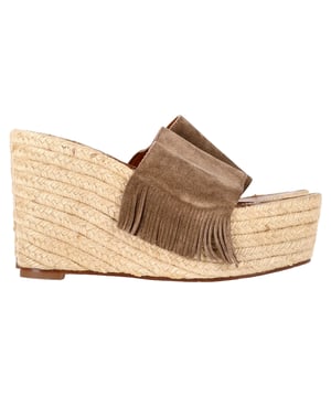 VINTAGE, RRP AS NEW
 The Chloé Fringe-Trimmed Espadrille Wedge Sandals in brown suede blend bohemian charm with sophisticated design, featuring playful fringe details and a comfortable wedge heel wrapped in classic jute. Crafted from soft suede, they offer a relaxed yet polished look perfect for warm-weather days. **Styling tip:** Pair them with a flowy maxi dress or cropped linen pants to channel effortless, sun-soaked elegance.

Chloé Fringe-Trimmed Espadrille Wedge Sandals in Brown Suede

Condition: Excellent
Signs of wear: No visible sign of wear. No Mark at insole.,  Very light mark at soles.
Packaging: None
Color: Brown | ochre
Material: Suede | suede
Size: EU | 38
Measurements: Heel height: 110; Insole length: 270
SKU: NAPPUGBSH559516W