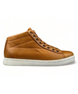 
Artikel A8411 A20  in de kleur velvet cognac shop je gemakkelijk en snel op onze webshop. Bekijk de gehele collectie van AQA Shoes online