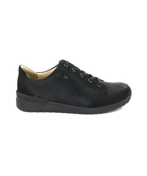 
De 02377.902339 902339 van Finn Comfort is een echte blikvanger. De 02377.902339 902339 is uitgevoerd in de kleur zwart. Bekijk ook onze overige collectie van Finn Comfort op onze webshop!