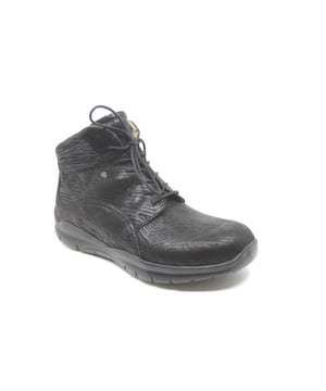 Nu in onze Damesschoenen Sale outlet; deze topper uit de collectie van FinnComfort. Op V&D is het altijd FinnComfort sale en elke dag nieuw aanbod van FinnComfort.
De ENSCHEDE 02986713144 van Finn Comfort is een echte blikvanger. De ENSCHEDE 02986713144 is uitgevoerd in de kleur Zwart (713144). Bekijk ook onze overige collectie van Finn Comfort onze webshop!