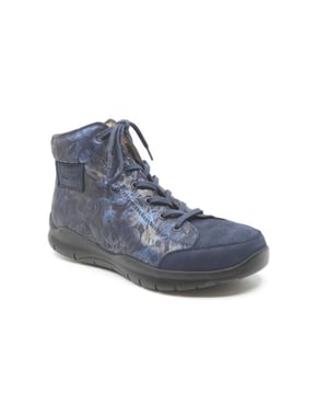 
De Eindhoven 02984-902347 van Finn Comfort is een echte blikvanger. De Eindhoven 02984-902347 is uitgevoerd in de kleur Blauw (902347). Bekijk ook onze overige collectie van Finn Comfort onze webshop!
