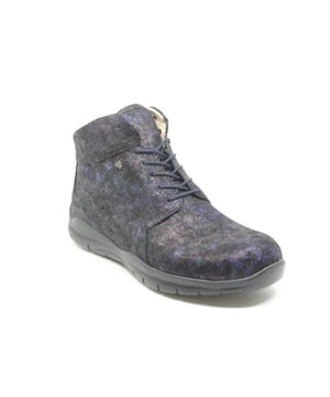 
De ENSCHEDE 02986739010 van Finn Comfort is een echte blikvanger. De ENSCHEDE 02986739010 is uitgevoerd in de kleur Blauw combi (739010). Bekijk ook onze overige collectie van Finn Comfort op onze webshop!