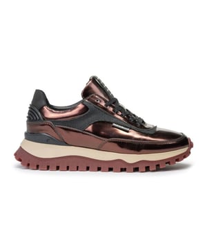 

     Artikel SFW-10100-21-02-Grommi 01.05 in kleur DarkBrown is een prachtige bruine veterschoen, voor dames, van het merk Floris van Bommel. De zool is van rubber. De voering is leer. De voetwijdte is G. Deze veterschoen is voorzien van een uitneembaar voetbe
    
    