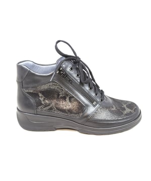 
Op zoek naar een schoen in de categorie Halfhoge veterschoenen? De 1-0812-1 Wijdte K van Stuppy is een aanwinst voor elke schoenenkast. De schoenen van Stuppy zijn gemaakt van Leer en hebben een voering van Leer. De 1-0812-1 Wijdte K is uitgevoerd in de kleur zwart.