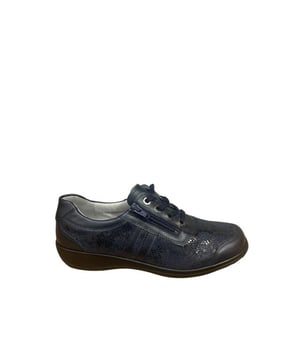 
De 9973 648-009 van Stuppy is een echte blikvanger. De 9973 648-009 is uitgevoerd in de kleur 648 009 Blauw. Bekijk ook onze overige collectie van Stuppy op onze webshop!