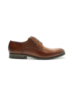 
Artikel 313-A3S05-3000 6300  in de kleur cognac shop je gemakkelijk en snel op onze webshop. Bekijk de gehele collectie van Bugatti online