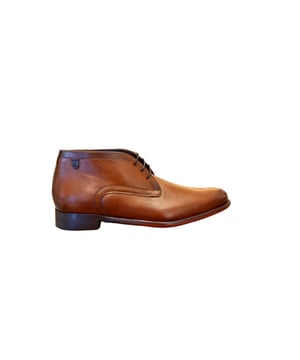 
Artikel SFM-50148 24-01  in de kleur darkcognac shop je gemakkelijk en snel op onze webshop. Bekijk de gehele collectie van Floris van Bommel online