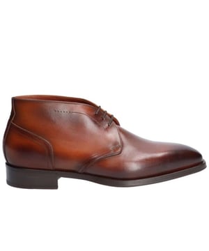 
De 4582.88 001 van Greve is een echte blikvanger. De 4582.88 001 is uitgevoerd in de kleur 001 Cognac. Bekijk ook onze overige collectie van Greve op onze webshop!