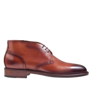 
De 4581.88 001 van Greve is een echte blikvanger. De 4581.88 001 is uitgevoerd in de kleur 001 Cognac. Bekijk ook onze overige collectie van Greve op onze webshop!