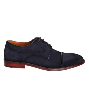Nu beschikbaar in onze McGregor outlet; deze topper van McGregor! Dit merk en nog vele andere topmerken altijd in de sale in onze Herenschoenen sale outlet.
De 623490 429 van McGregor is een echte blikvanger. De 623490 429 is uitgevoerd in de kleur Dark Blue. Bekijk ook onze overige collectie van McGregor op onze webshop!