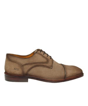 
De 623490 408 van McGregor is een echte blikvanger. De 623490 408 is uitgevoerd in de kleur Taupe. Bekijk ook onze overige collectie van McGregor op onze webshop!
