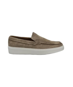 
De HE13781 50-earth van Giorgio is een echte blikvanger. De HE13781 50-earth is uitgevoerd in de kleur 50 EARTH (beige). Bekijk ook onze overige collectie van Giorgio op onze webshop!