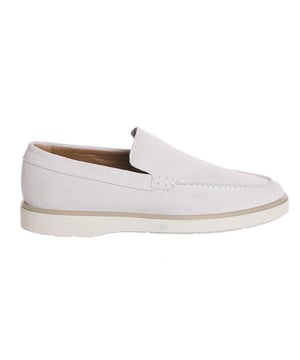 
De 56402 1 van Giorgio is een echte blikvanger. De 56402 1 is uitgevoerd in de kleur offwhite. Bekijk ook onze overige collectie van Giorgio op onze webshop!