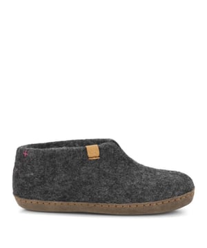 
De Mera antracit-grey-005 van Green Comfort is een echte blikvanger. De Mera antracit-grey-005 is uitgevoerd in de kleur Antracit Grey 005. Bekijk ook onze overige collectie van Green Comfort op onze webshop!