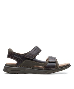 
De nature-trek 26159194 van clarks is een echte blikvanger. De nature-trek 26159194 is uitgevoerd in de kleur Mahogany. Bekijk ook onze overige collectie van clarks op onze webshop!