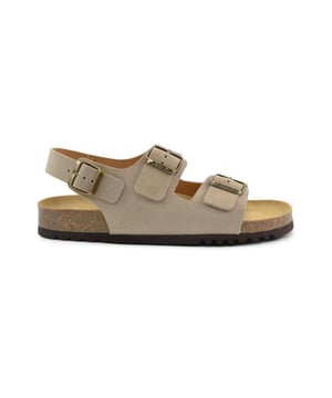 
De F30818 2361 Henri 0 van Scholl is een echte blikvanger. De F30818 2361 Henri 0 is uitgevoerd in de kleur dark beige. Bekijk ook onze overige collectie van Scholl op onze webshop!