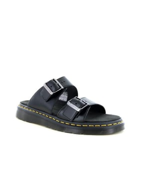 
De New shores slide black-analine van Dr. Martens is een echte blikvanger. De New shores slide black-analine is uitgevoerd in de kleur black analine. Bekijk ook onze overige collectie van Dr. Martens op onze webshop!