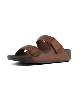  Deze topper uit de laatste collectie van FitFlop mag je niet missen   Gegarandeerde blikvanger maar op=op  Even geen geld? Betaal eenvoudig achteraf
Op zoek naar moeiteloos stijlvolle, casual sandalen? Deze klassieke leren slippers met twee spijlen voldoen aan elke (schoenen)eis. Het ultieme gemak, met gewatteerde, verstelbare bandjes met snelsluiting en onze ergonomische, drukverdelende Microwobbleboard tussenzolen voor verbazingwekkend comfort de hele dag door. Met details zoals bandjes met rubberen stiksels, een logo in reliëf en een FitFlop-rood bandje. Andere sandalen hebben geen schijn van kans.