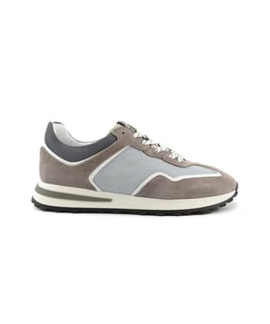
De 5788403 Light-Boy 32 van Giorgio is een echte blikvanger. De 5788403 Light-Boy 32 is uitgevoerd in de kleur taupe [32 ciment]. Bekijk ook onze overige collectie van Giorgio op onze webshop!