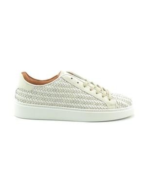 
De 58110602 Suma/116 0 van Giorgio is een echte blikvanger. De 58110602 Suma/116 0 is uitgevoerd in de kleur beige [off white 29]. Bekijk ook onze overige collectie van Giorgio op onze webshop!