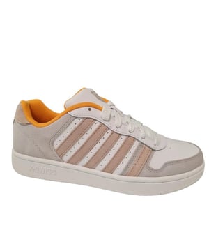 
De court palisades men court-palisades-taupe van K-Swiss is een echte blikvanger. De court palisades men court-palisades-taupe is uitgevoerd in de kleur Taupe WHITE. Bekijk ook onze overige collectie van K-Swiss op onze webshop!
