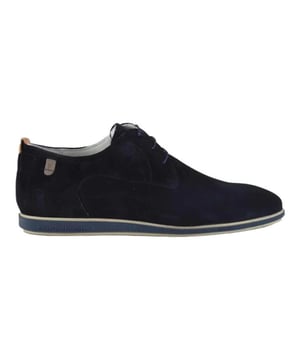 
Stap in stijl met deze modieuze veterschoenen uit de Floris van Bommel collectie. Met een verfijnde mix van elegantie en comfort zijn deze schoenen een must-have voor elke moderne gentleman. De diepe, donkerblauwe kleur straalt klasse uit, terwijl het hoogwaardige suède materiaal zorgt voor een luxe uitstraling. Binnenin zijn de schoenen bekleed met zacht leer voor ultiem comfort, terwijl de rubberen zool grip en duurzaamheid biedt, zelfs op oneffen terrein. Met een wijde H-breedte en een handige vetersluiting bieden deze schoenen een perfecte pasvorm en ondersteuning voor de hele dag. Bovendien kun je het comfort naar wens aanpassen met de verwisselbare binnenzool. Of je nu naar kantoor gaat, een avondje uit bent of gewoon casual wilt rondlopen, de Floris van Bommel Presli 02.25 DarkBlue SFM-30220 41-04 veterschoenen tillen je look naar een hoger niveau.