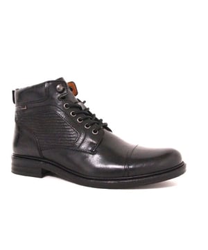 Het is s.Oliver sale op V&D. Dit item nu met hoge korting in de s.Oliver outlet!
Op zoek naar een schoen in de categorie Halfhoge veterschoenen? De 5-5-15105-25/001 van s'Oliver is een aanwinst voor elke schoenenkast. De schoenen van s'Oliver zijn gemaakt van Leer combi en hebben een voering van Synthetisch. De 5-5-15105-25/001 is uitgevoerd in de kleur BLACK.