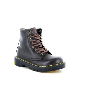 <p data-mce-fragment="1">De 1460 J van Dr. Martens  is een mooie halfhoge veterbooto gemaakt van leer, voor jongens. Deze schoen is uitgevoerd in de kleur dark brown. De sluiting is door middel van een veter.</p>

<p data-mce-fragment="1"> </p>
<table data-mce-fragment="1">
<tbody data-mce-fragment="1">
<tr data-mce-fragment="1">
<td width="302" data-mce-fragment="1">
<p data-mce-fragment="1">Merk</p>
</td>
<td width="302" data-mce-fragment="1">
<p data-mce-fragment="1"> Dr. Martens</p>
</td>
</tr>
<tr data-mce-fragment="1">
<td width="302" data-mce-fragment="1">
<p data-mce-fragment="1">Artikel</p>
</td>
<td width="302" data-mce-fragment="1">
<p data-mce-fragment="1">1460 J<br></p>
</td>
</tr>
<tr data-mce-fragment="1">
<td width="302" data-mce-fragment="1">
<p data-mce-fragment="1">Kleur</p>
</td>
<td width="302" data-mce-fragment="1">
<p data-mce-fragment="1">Dark brown<br></p>
</td>
</tr>
<tr data-mce-fragment="1">
<td width="302" data-mce-fragment="1">
<p data-mce-fragment="1">Type</p>
</td>
<td width="302" data-mce-fragment="1">
<p data-mce-fragment="1">Halfhoge veterboot<br></p>
</td>
</tr>
<tr data-mce-fragment="1">
<td width="302" data-mce-fragment="1">
<p data-mce-fragment="1">Breedtemaat</p>
</td>
<td width="302" data-mce-fragment="1">
<p data-mce-fragment="1"> </p>
</td>
</tr>
<tr data-mce-fragment="1">
<td width="302" data-mce-fragment="1">
<p data-mce-fragment="1">Uitneembaar voetbed</p>
</td>
<td width="302" data-mce-fragment="1">
<p data-mce-fragment="1">Nee<br></p>
</td>
</tr>
<tr data-mce-fragment="1">
<td width="302" data-mce-fragment="1">
<p data-mce-fragment="1">Sluiting</p>
</td>
<td width="302" data-mce-fragment="1">
<p data-mce-fragment="1">Veter<br></p>
</td>
</tr>
<tr data-mce-fragment="1">
<td width="302" data-mce-fragment="1">
<p data-mce-fragment="1">Materiaal</p>
</td>
<td width="302" data-mce-fragment="1">
<p data-mce-fragment="1">Leer<br></p>
</td>
</tr>
</tbody>
</table>