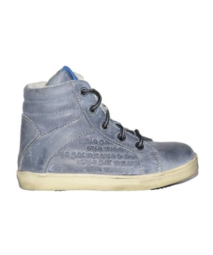 Nu beschikbaar in onze Trackstyle outlet; deze topper van Trackstyle! Dit merk en nog vele andere topmerken altijd in de sale in onze Jongensschoenen sale outlet.
De 314714 wijdte 3.5 314714--529 van Track Style is een van de beste kinderschoenen van Nederland. Geheel van leer, een goede steun en een stevige hielomsluiting. De 314714 wijdte 3.5 314714--529 is uitgevoerd in de kleur Dark Blue (529 € 99,95 ).Te bestellen in diverse wijdte maten. Bekijk ook onze overige collectie van Track Style onze webshop!
